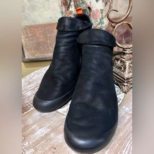 EUC “Farrah” Softinos by Fly London Shoe Bootie in Black Nubuck. Sz41 *(10.5-11)